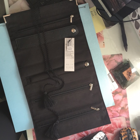 Jewelry Storage case for Travel - Picture 3 of 3